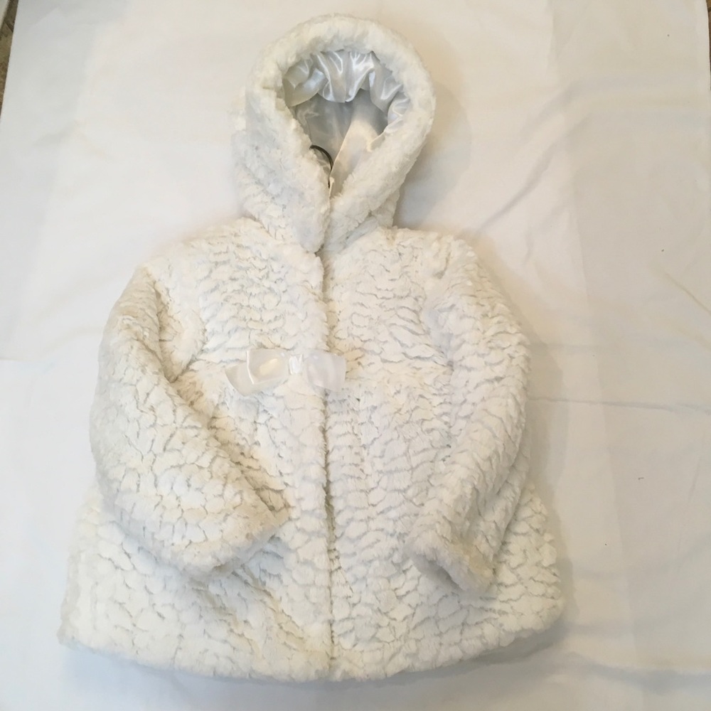 Pistachio White hooded Cozy faux Fur Coat